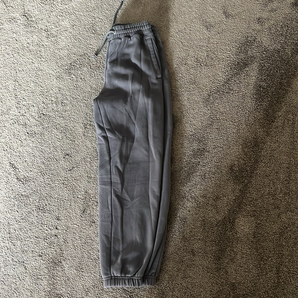 Abercrombie Sunday joggers size medium worn once - Picture 3 of 4